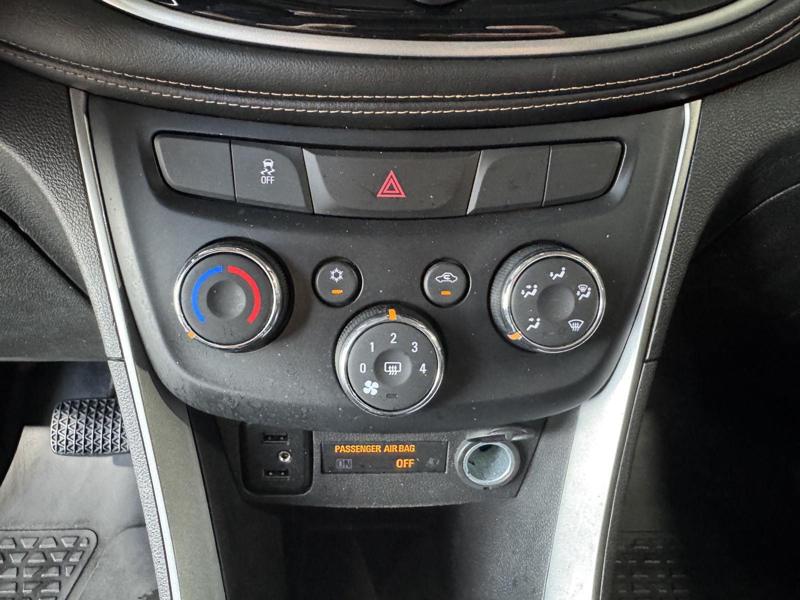 Vehicle photo 32