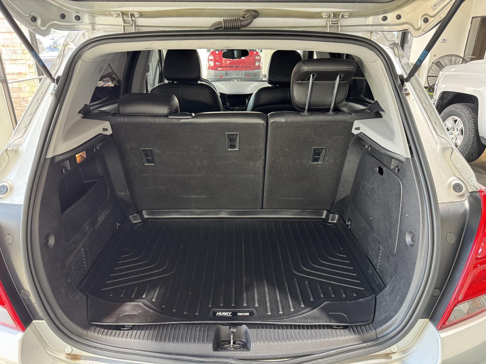 Vehicle photo 37