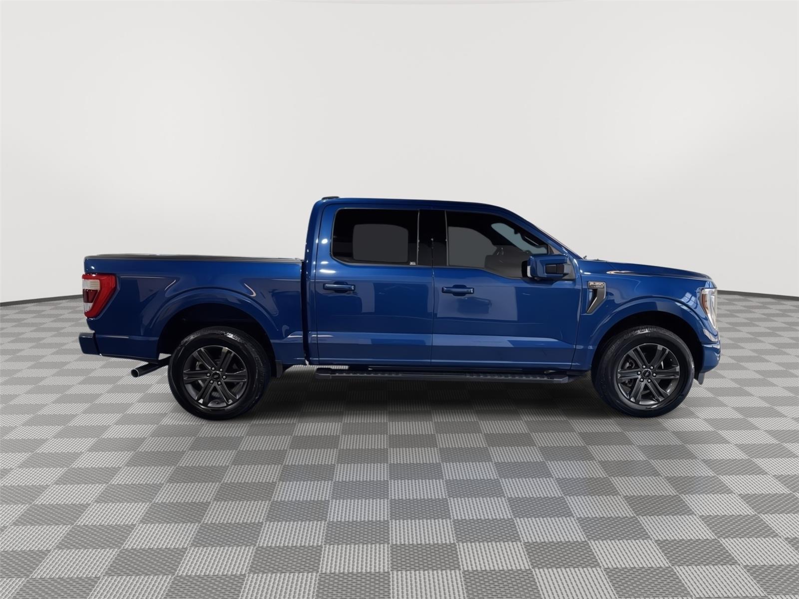 Vehicle photo 7