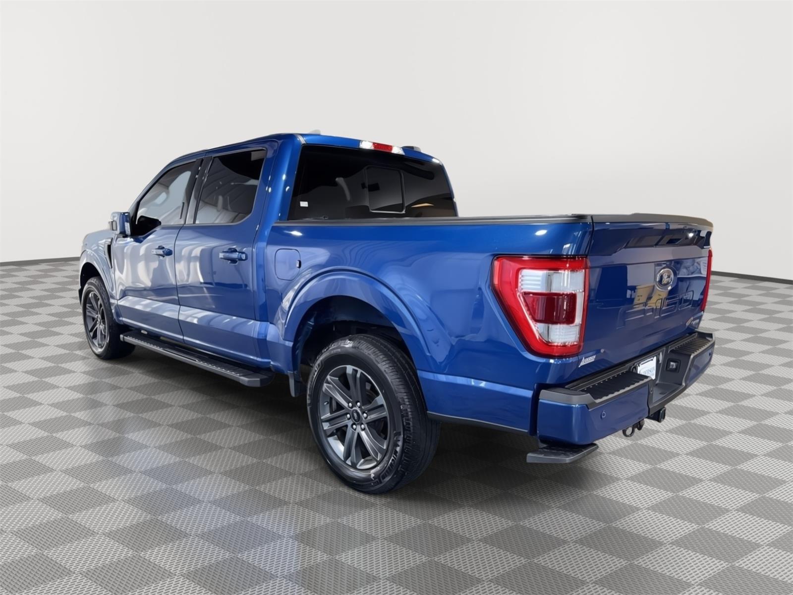 Vehicle photo 11