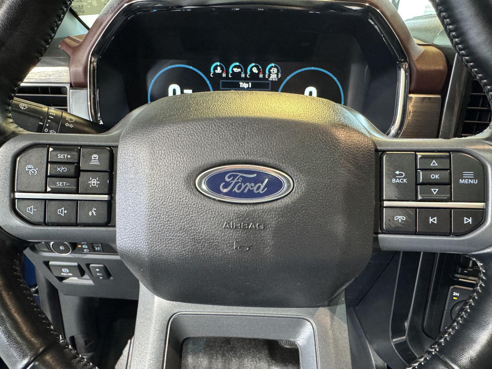 Vehicle photo 15