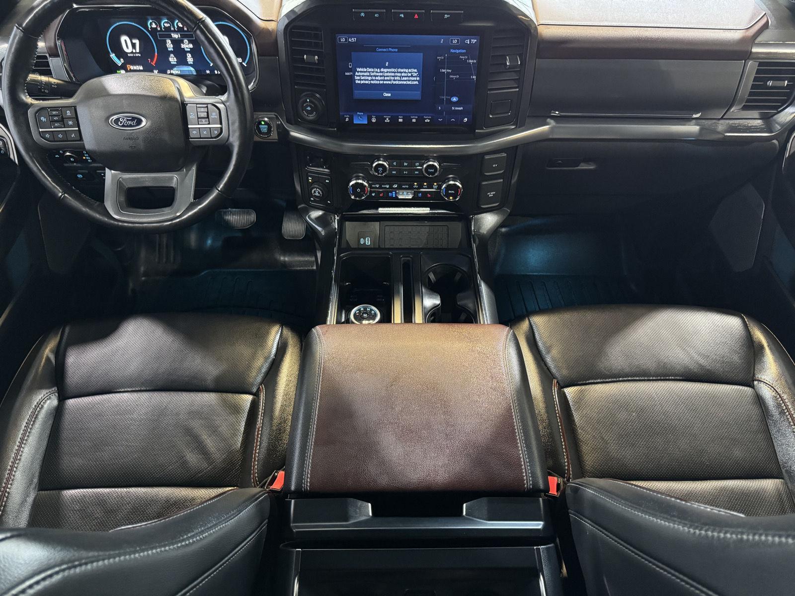Vehicle photo 25