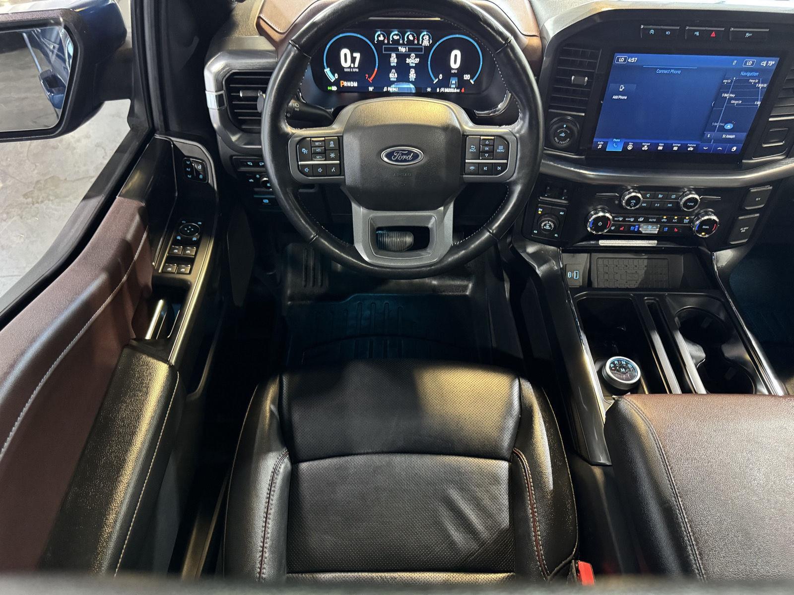 Vehicle photo 26