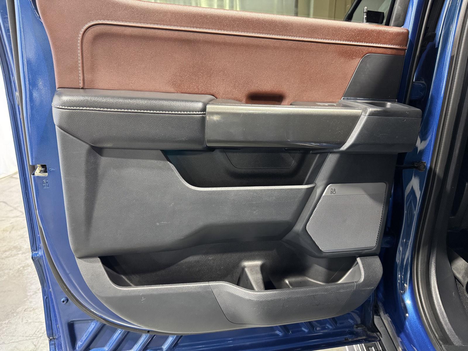 Vehicle photo 41