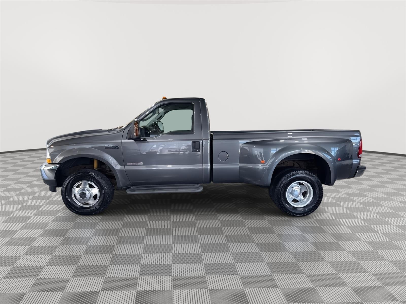 Vehicle photo 2