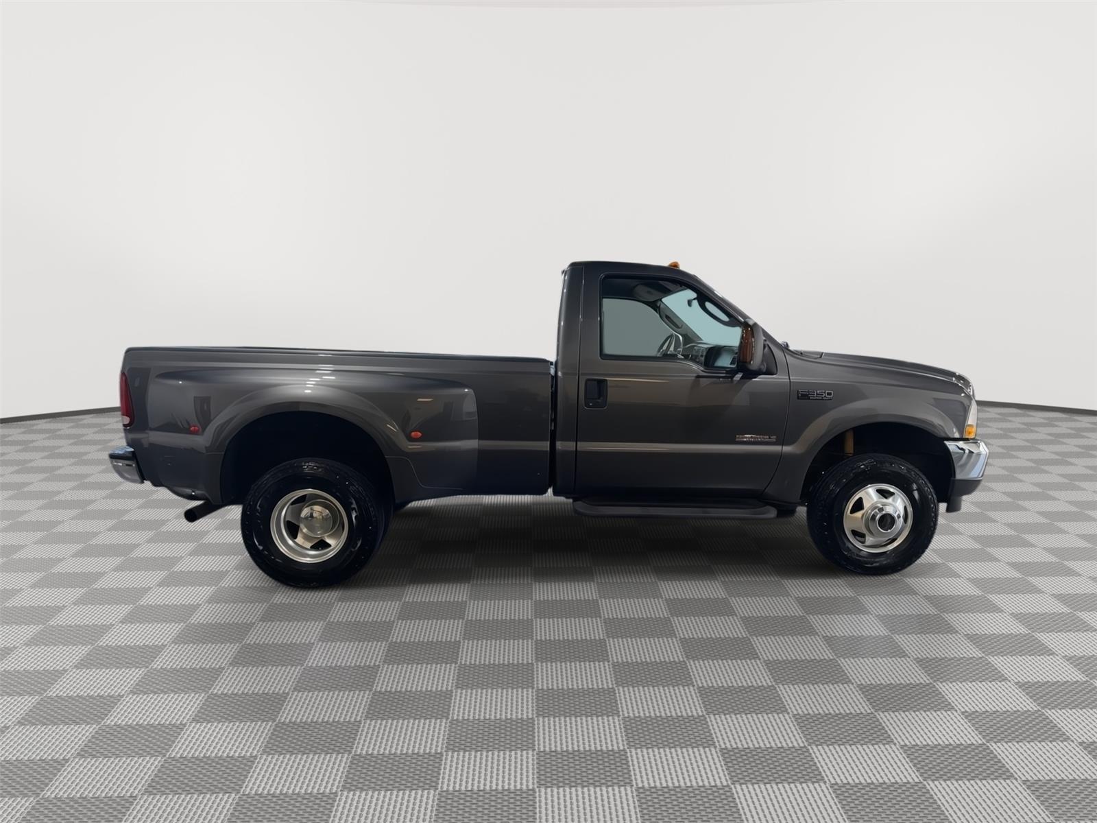 Vehicle photo 7