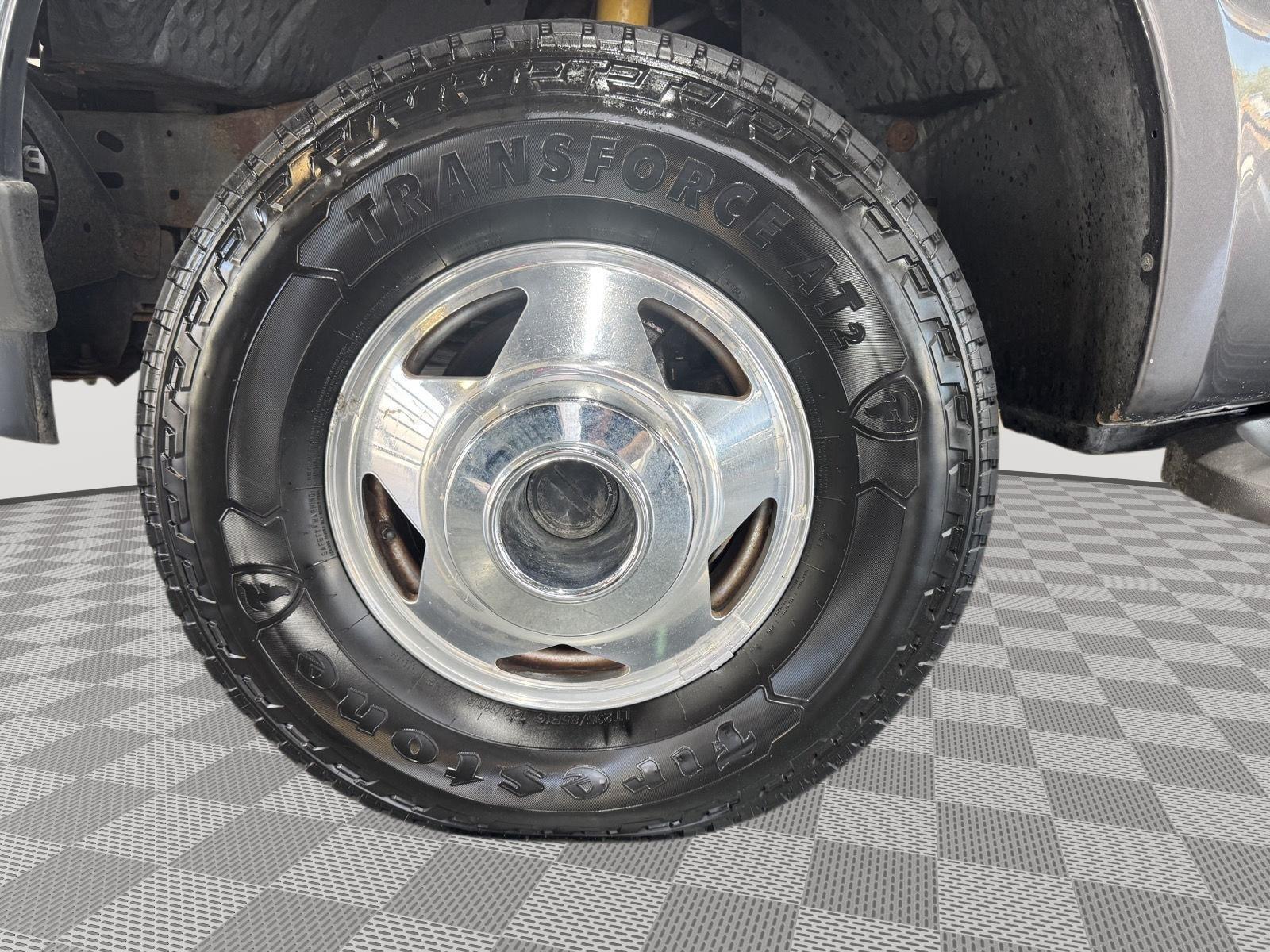 Vehicle photo 11