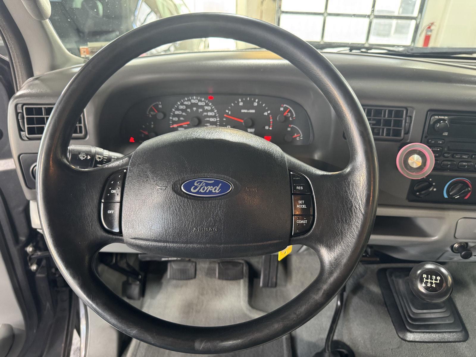 Vehicle photo 13