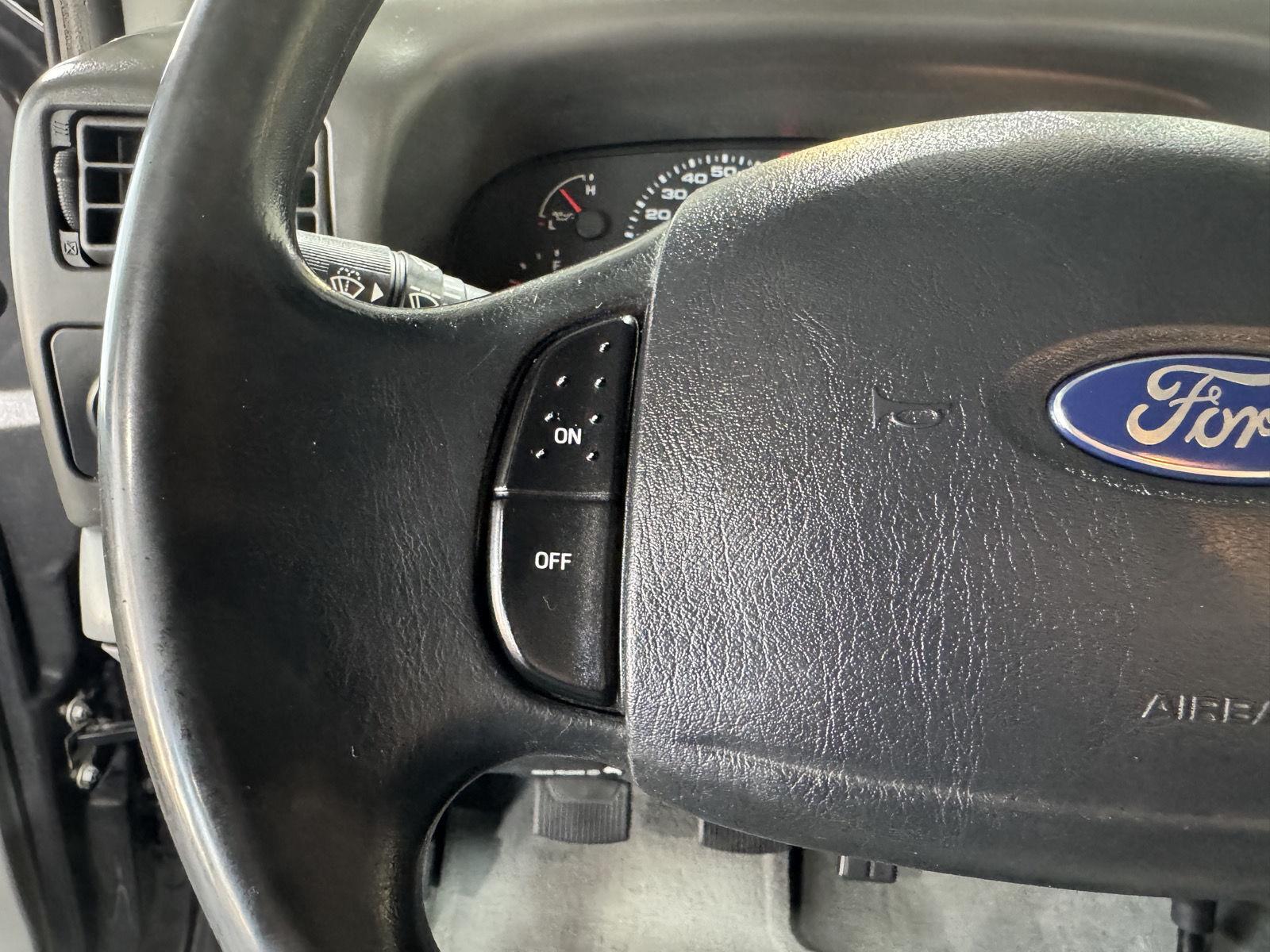 Vehicle photo 15