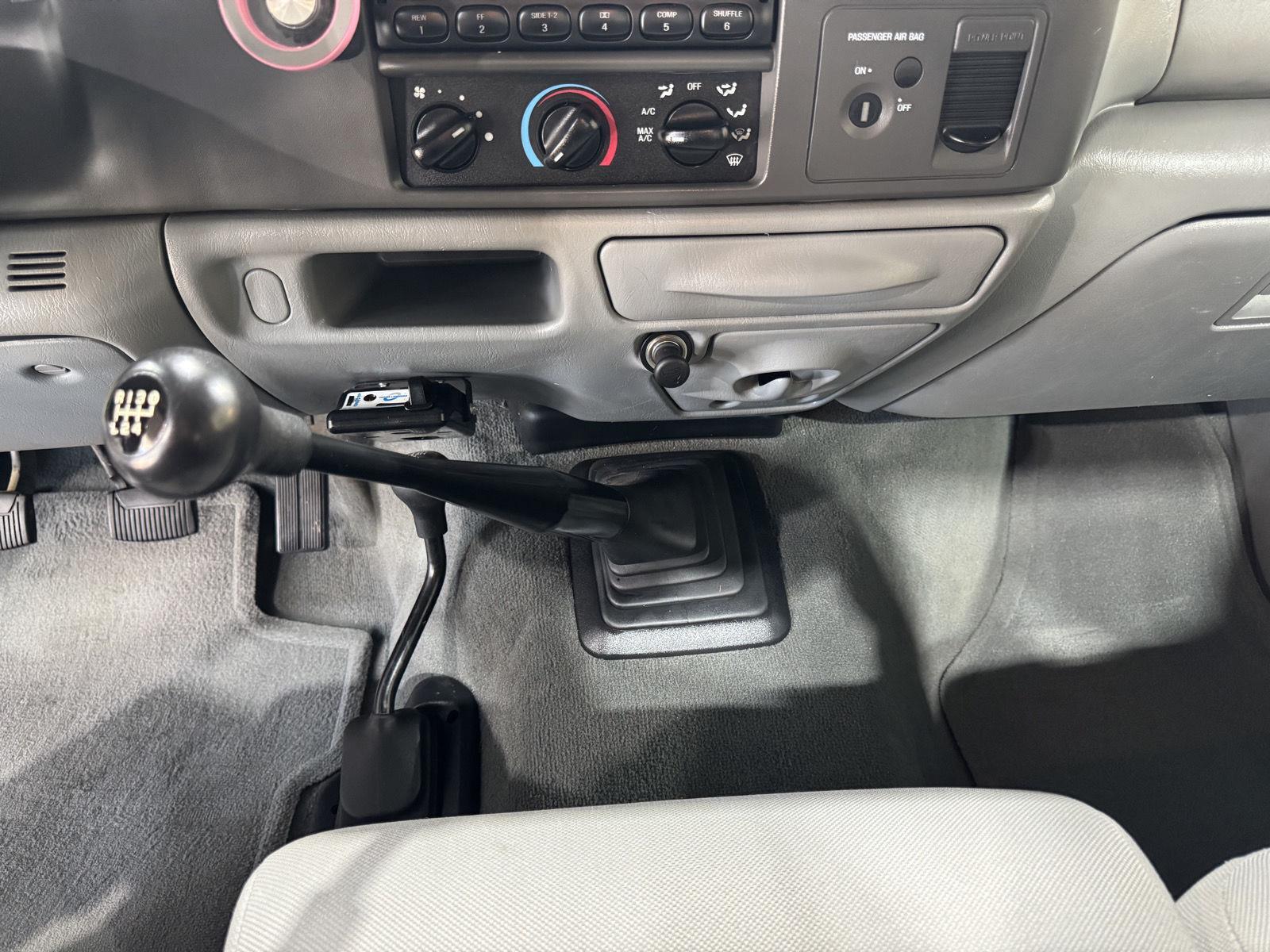 Vehicle photo 26
