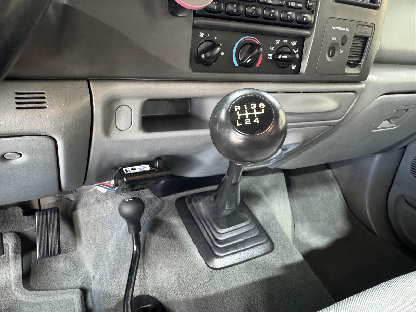 Vehicle photo 27