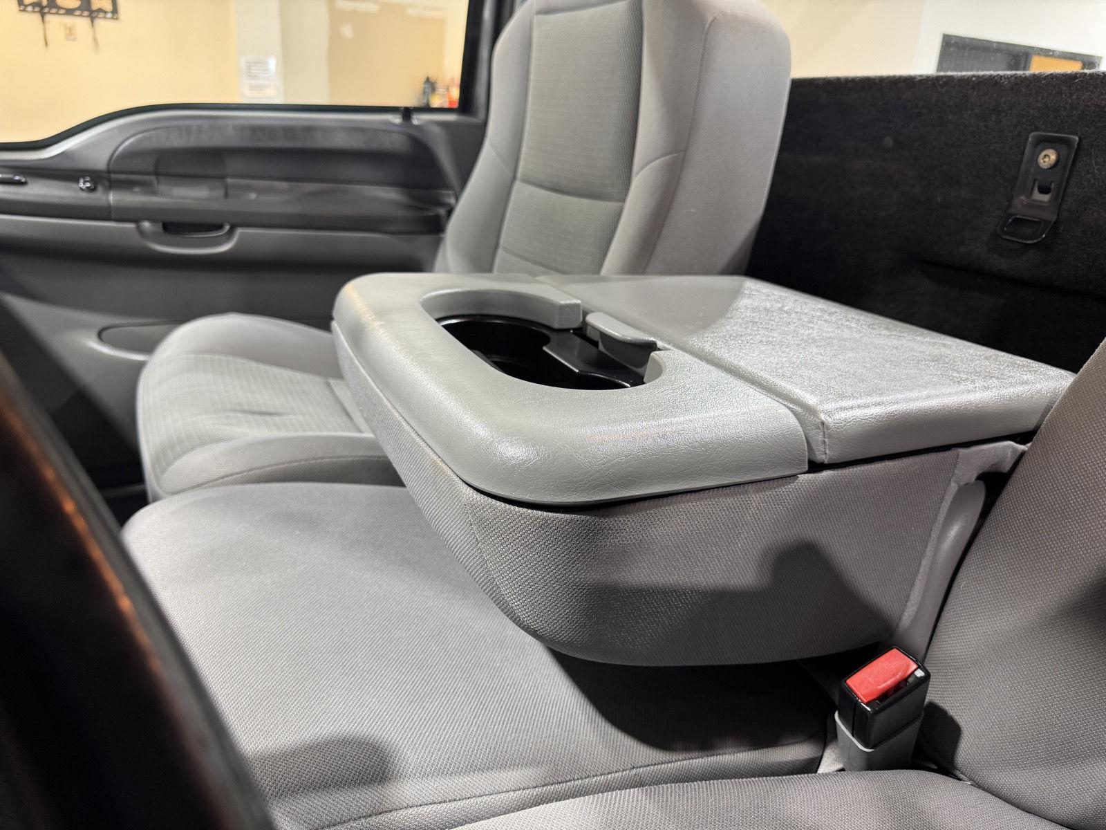Vehicle photo 28