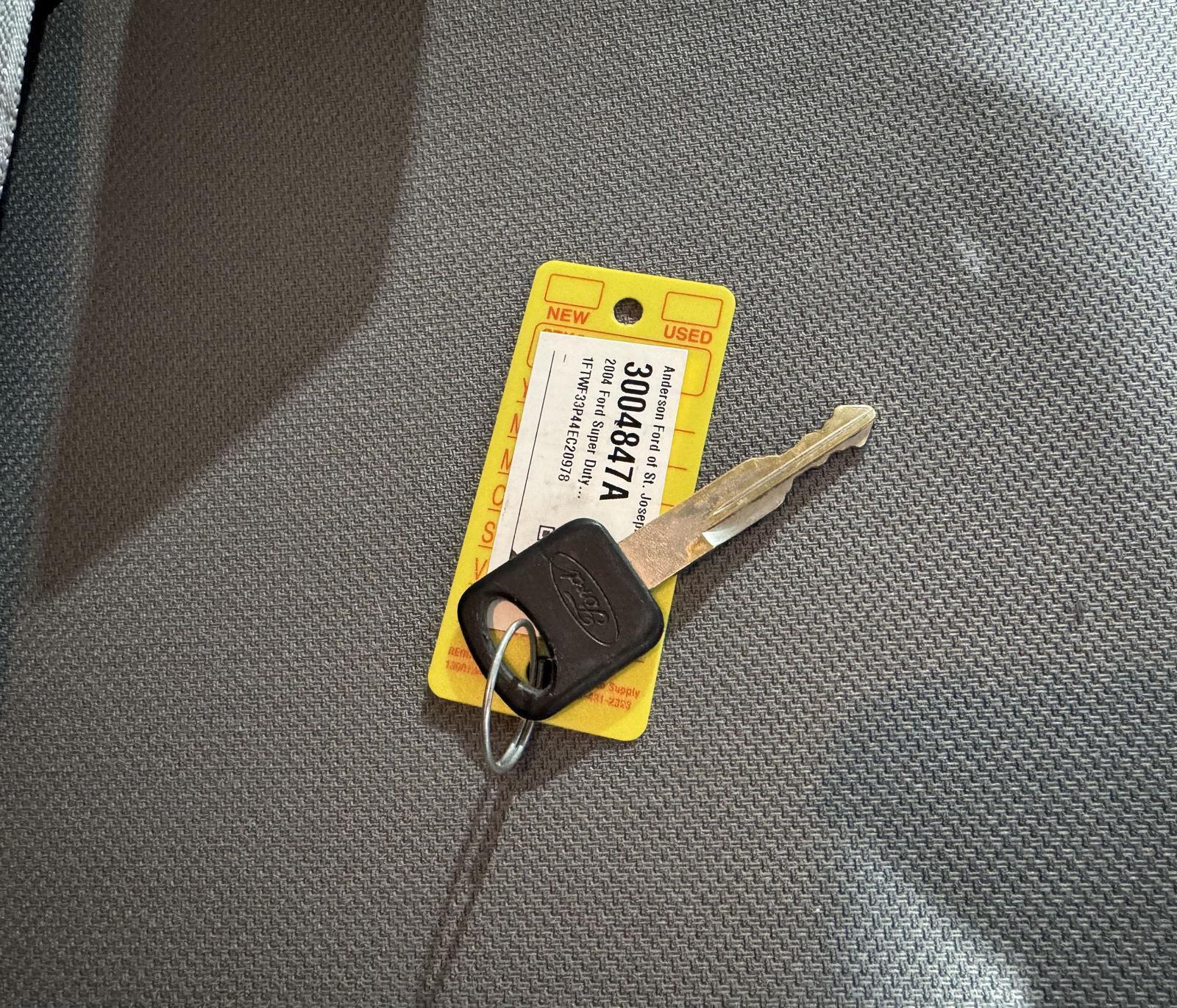 Vehicle photo 34
