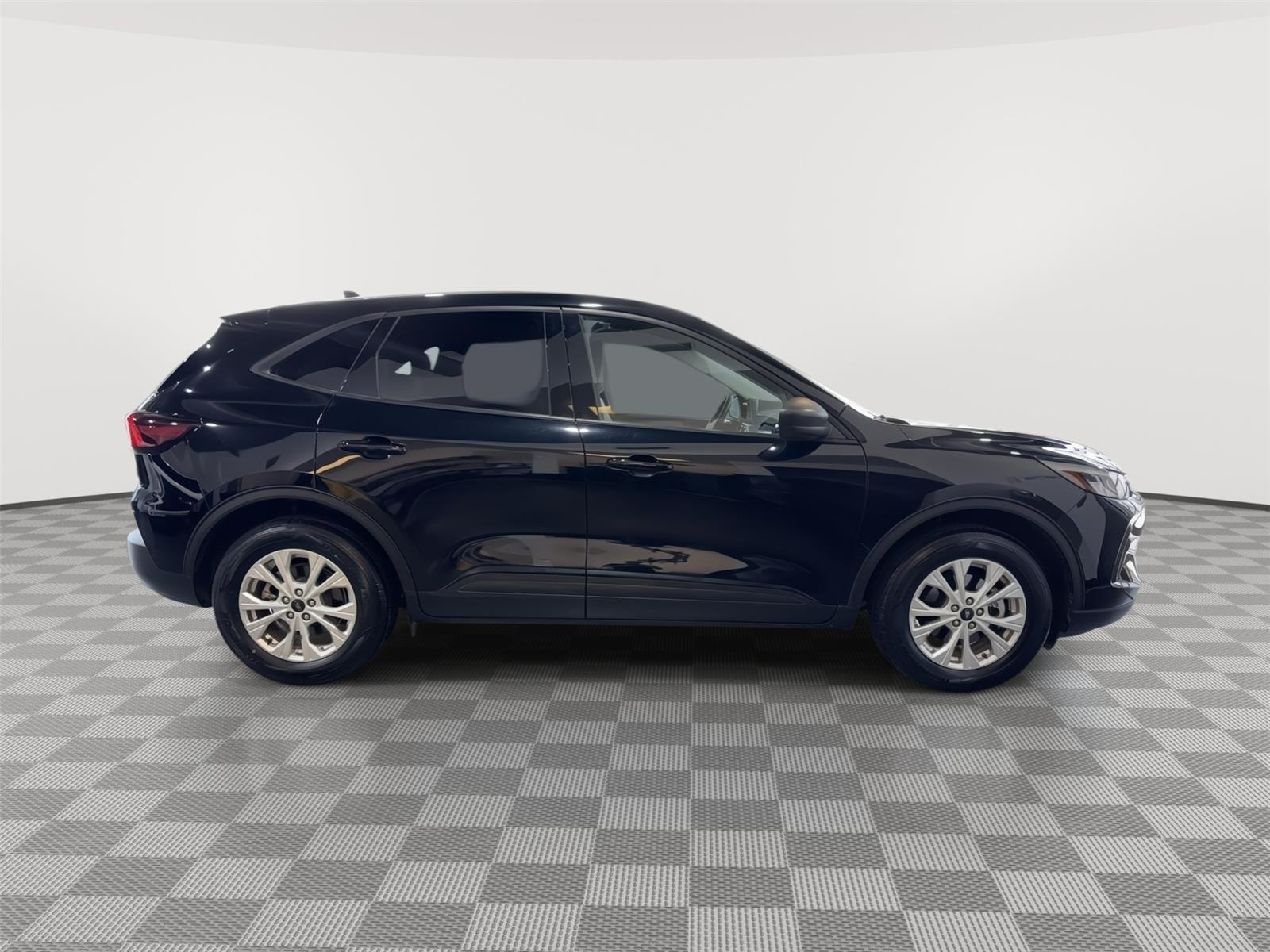 Vehicle photo 6