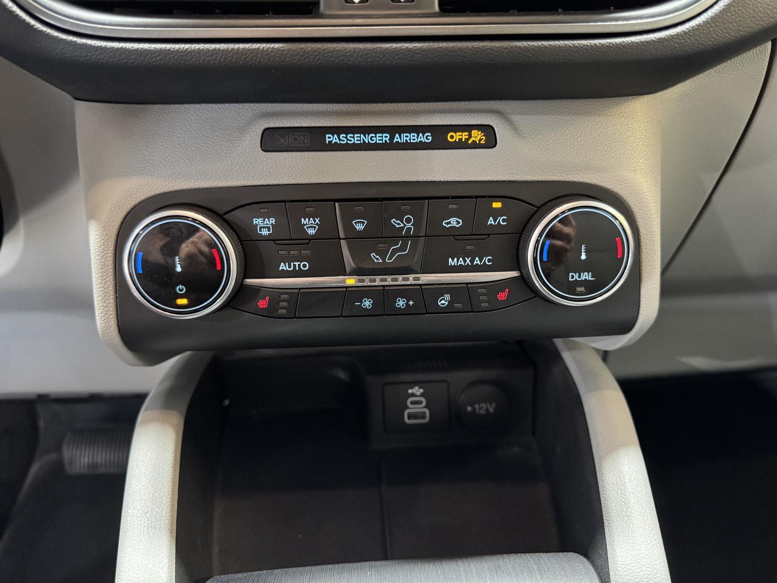 Vehicle photo 32