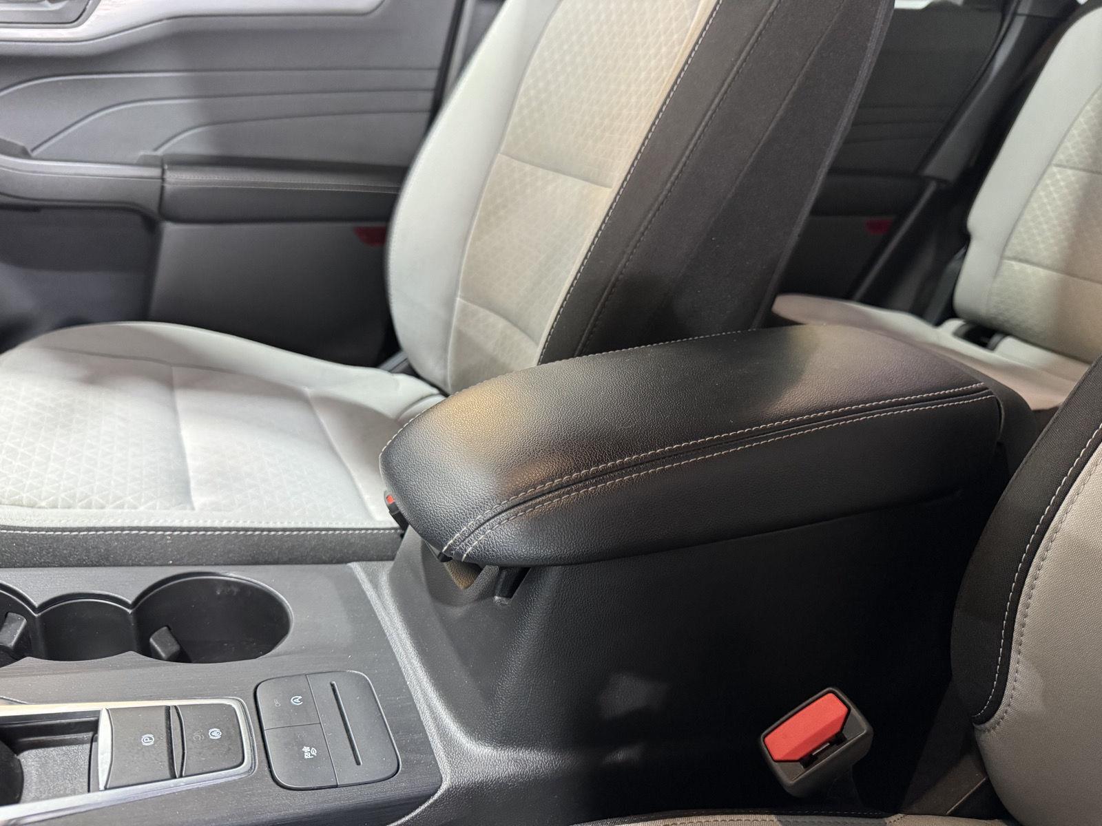 Vehicle photo 36