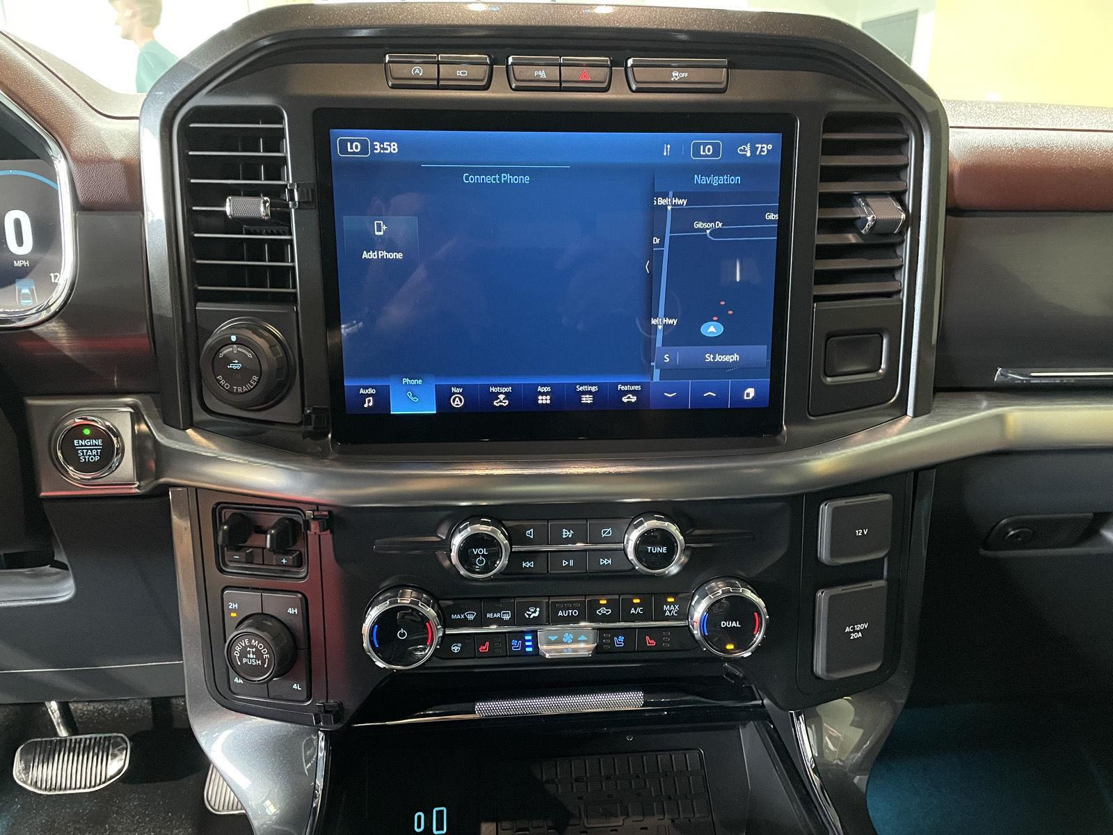 Vehicle photo 24