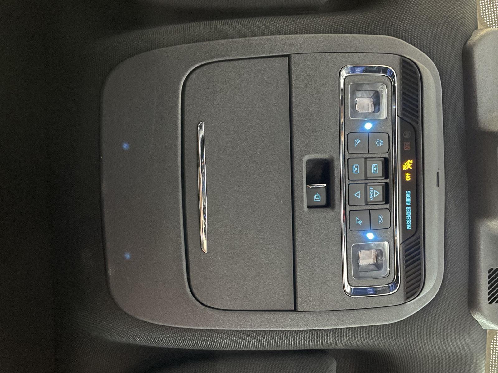 Vehicle photo 31