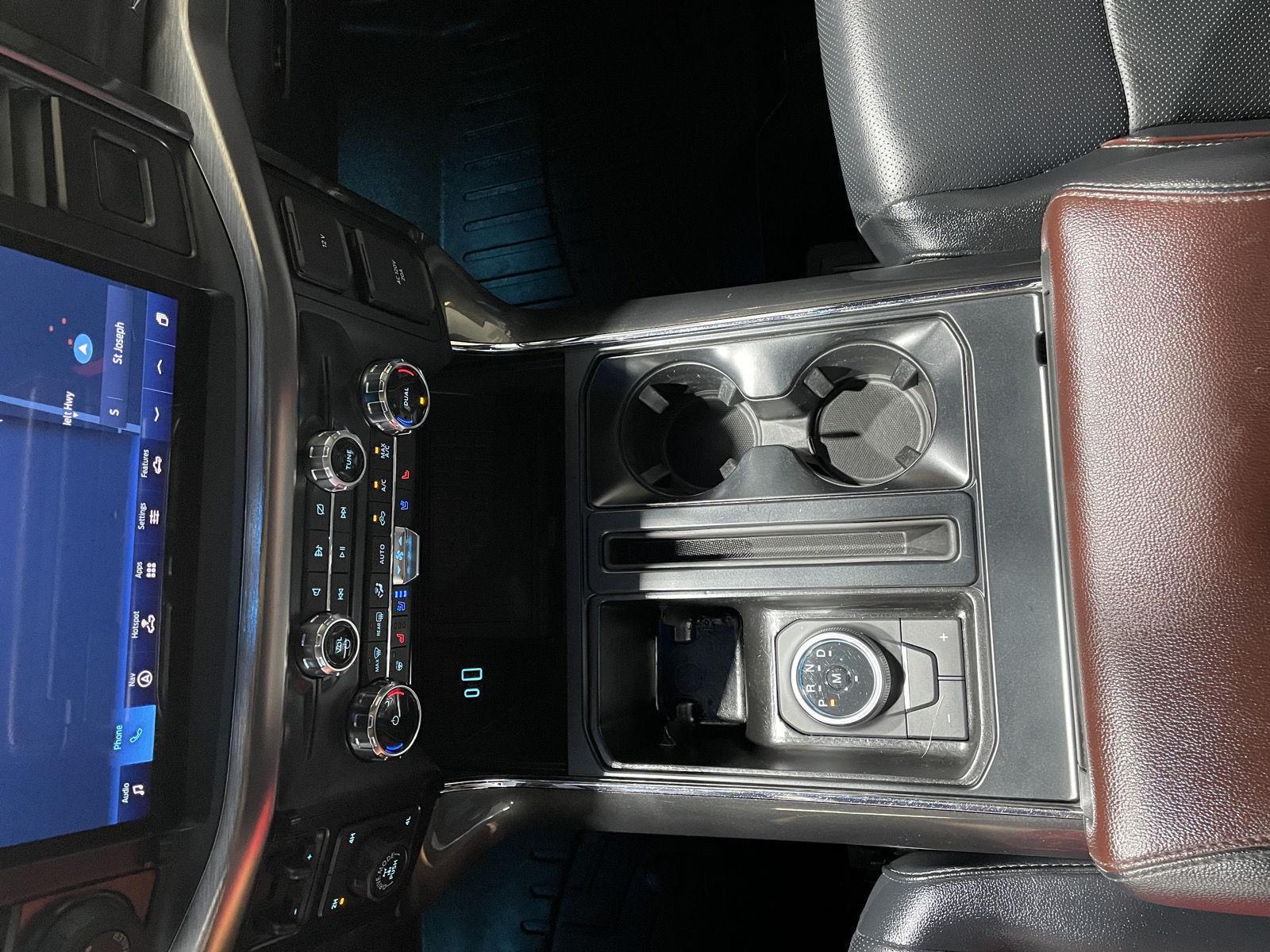 Vehicle photo 32