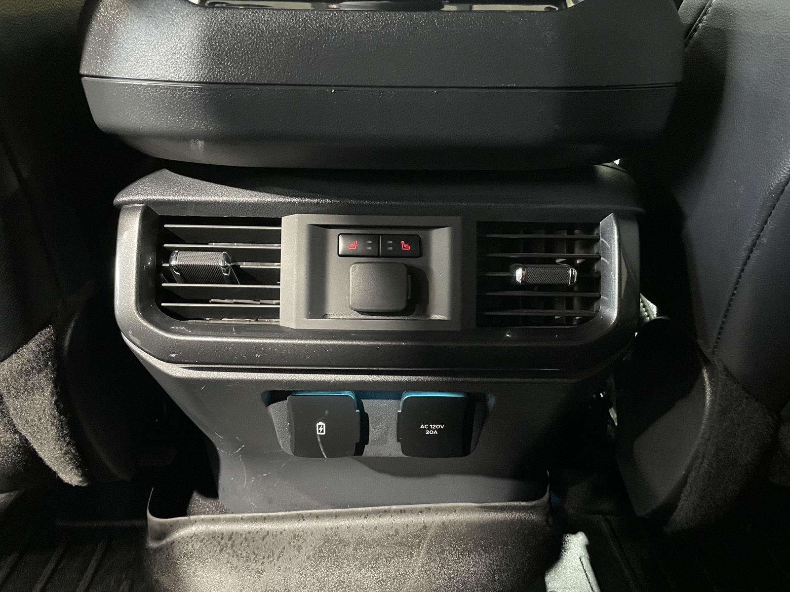 Vehicle photo 35