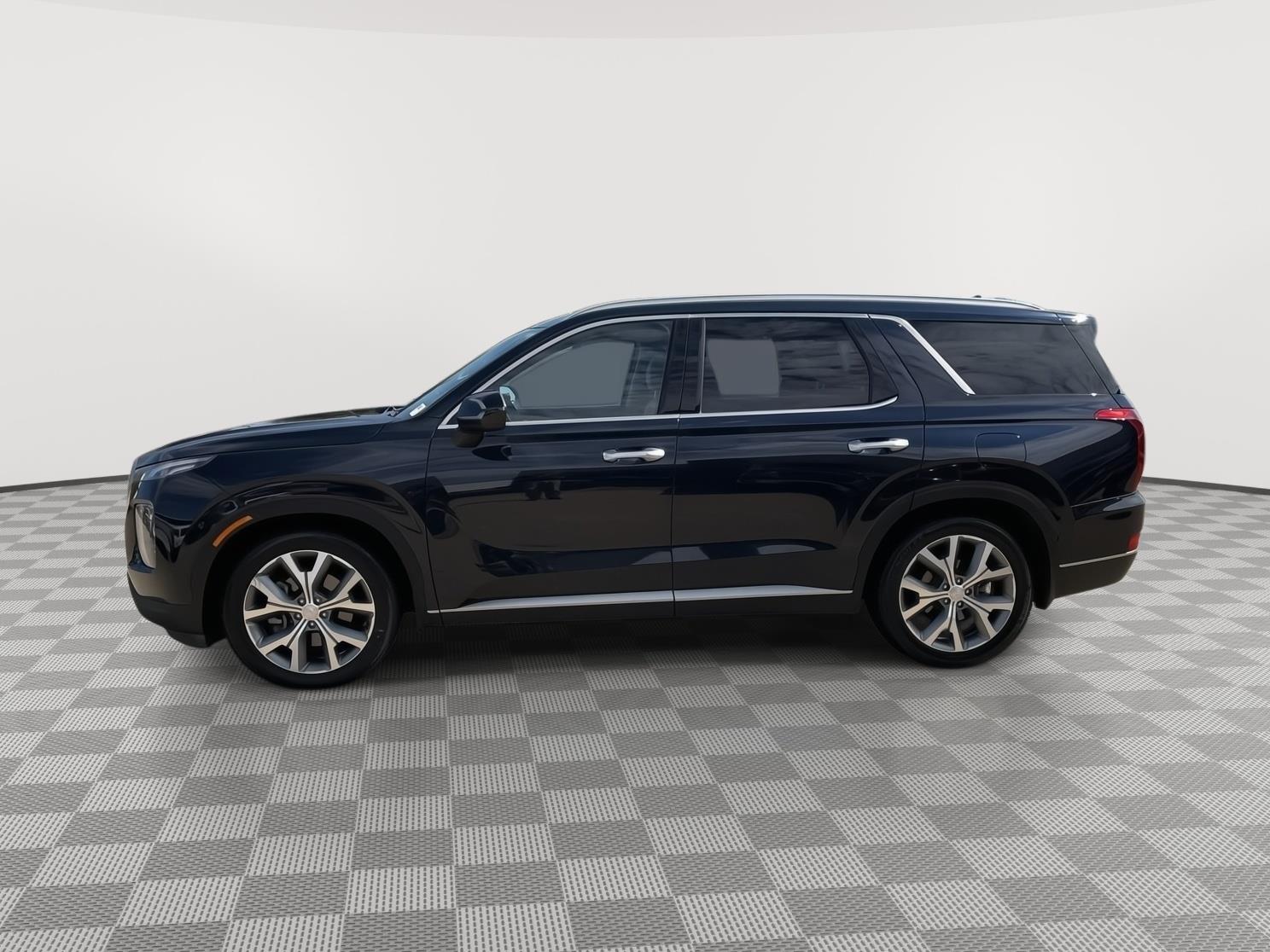 Vehicle photo 2