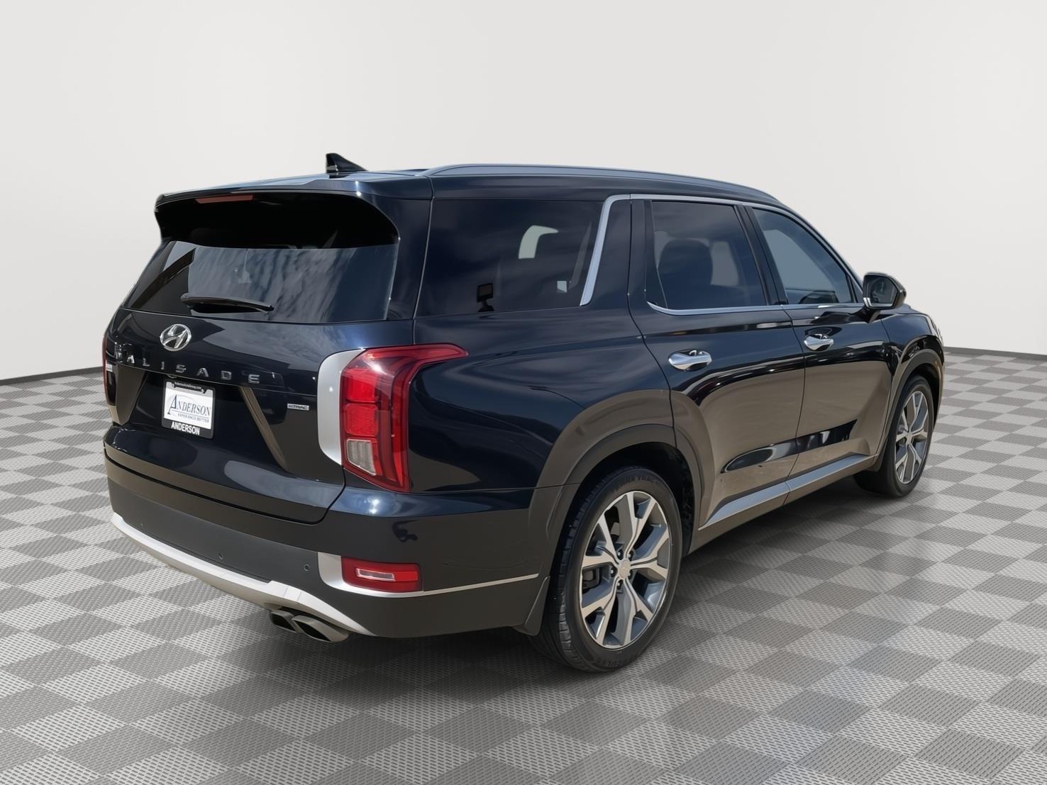 Vehicle photo 7