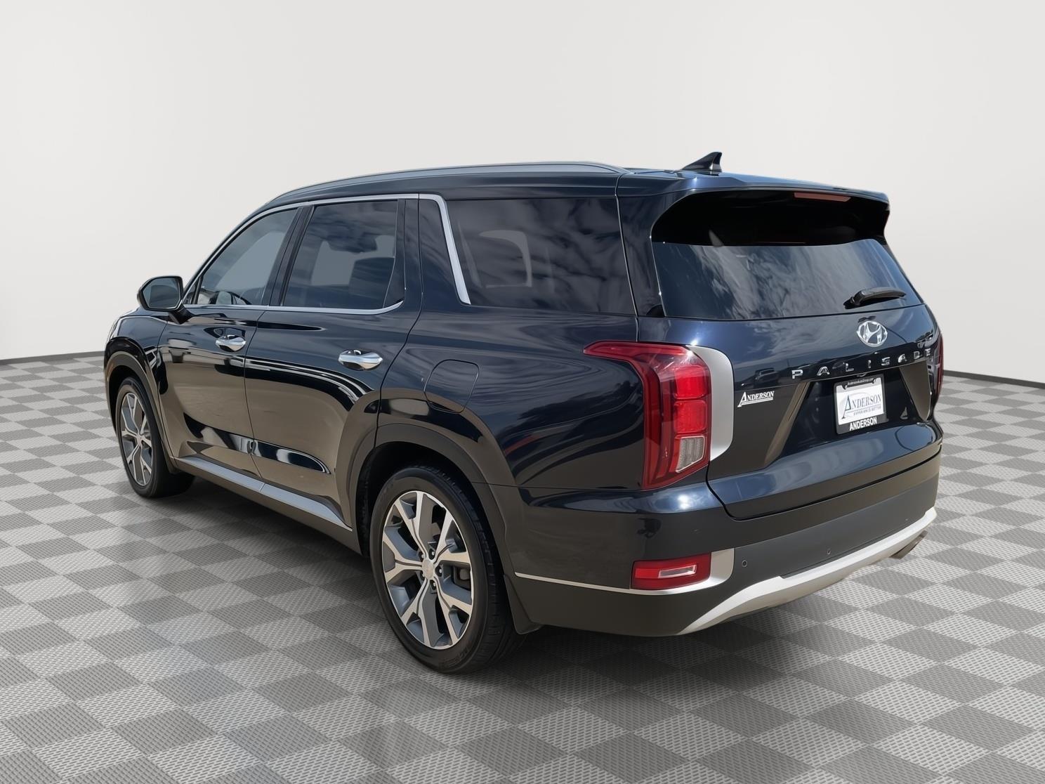 Vehicle photo 9