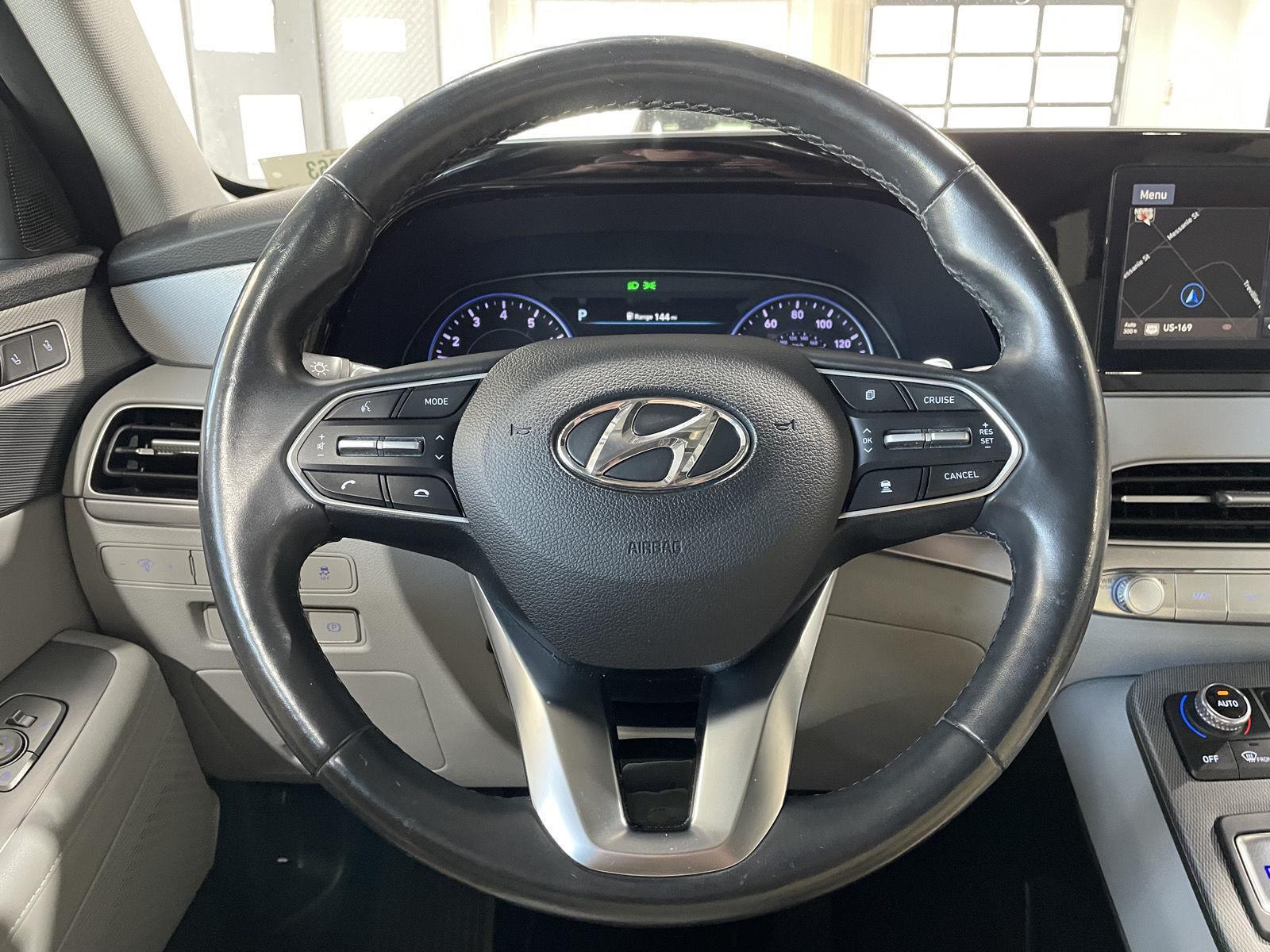 Vehicle photo 11
