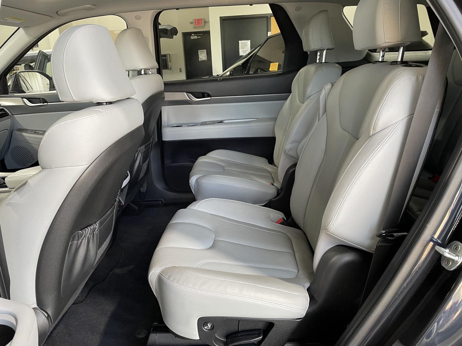 Vehicle photo 23