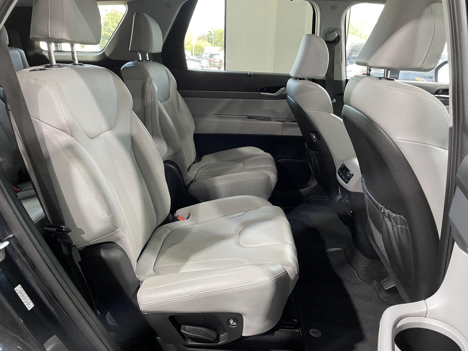 Vehicle photo 25