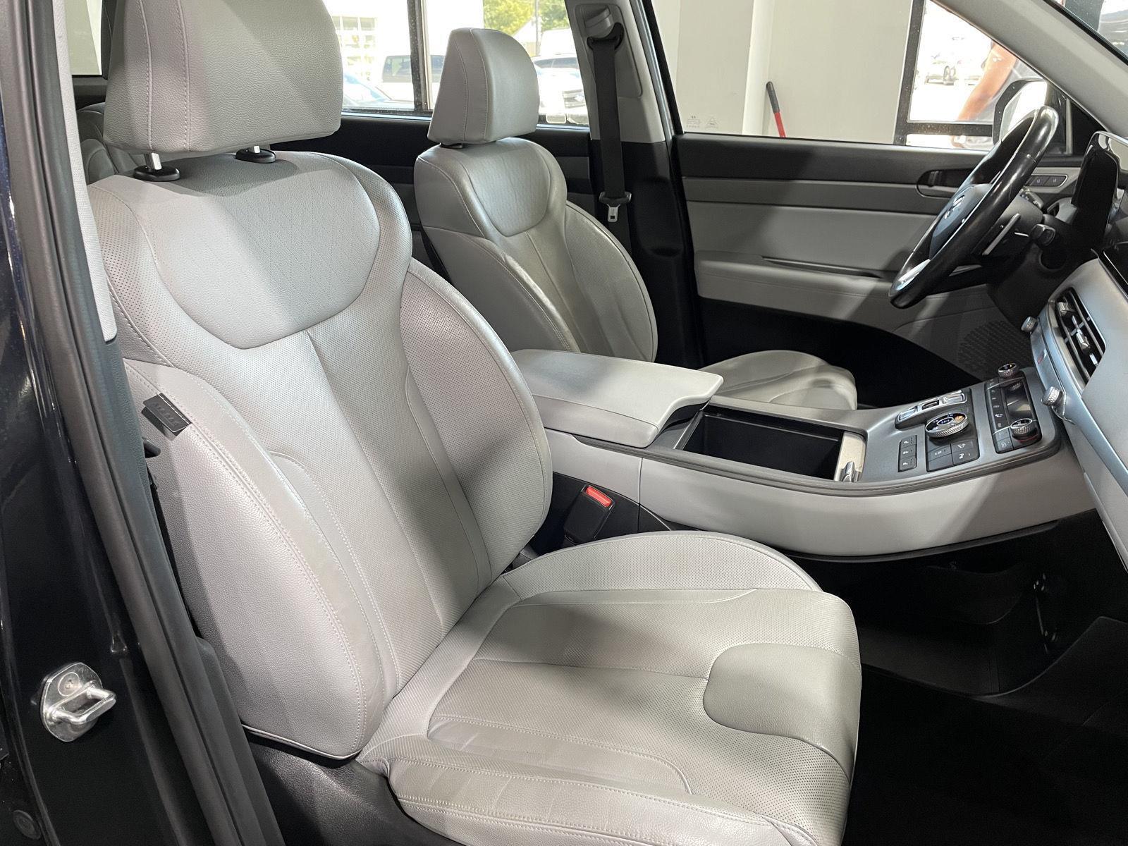 Vehicle photo 28