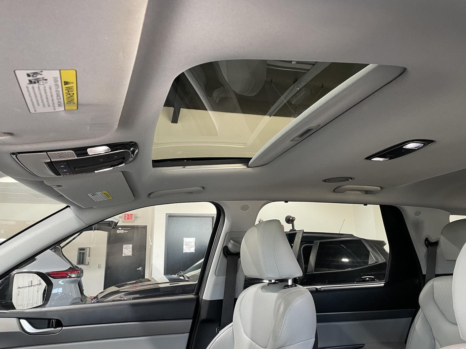 Vehicle photo 30