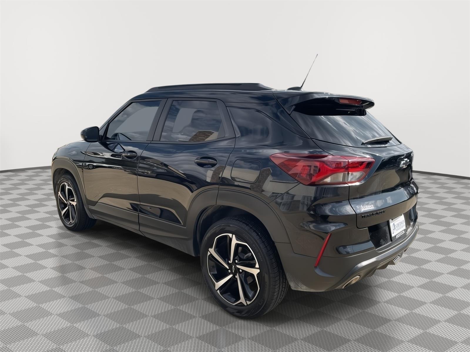 Vehicle photo 4