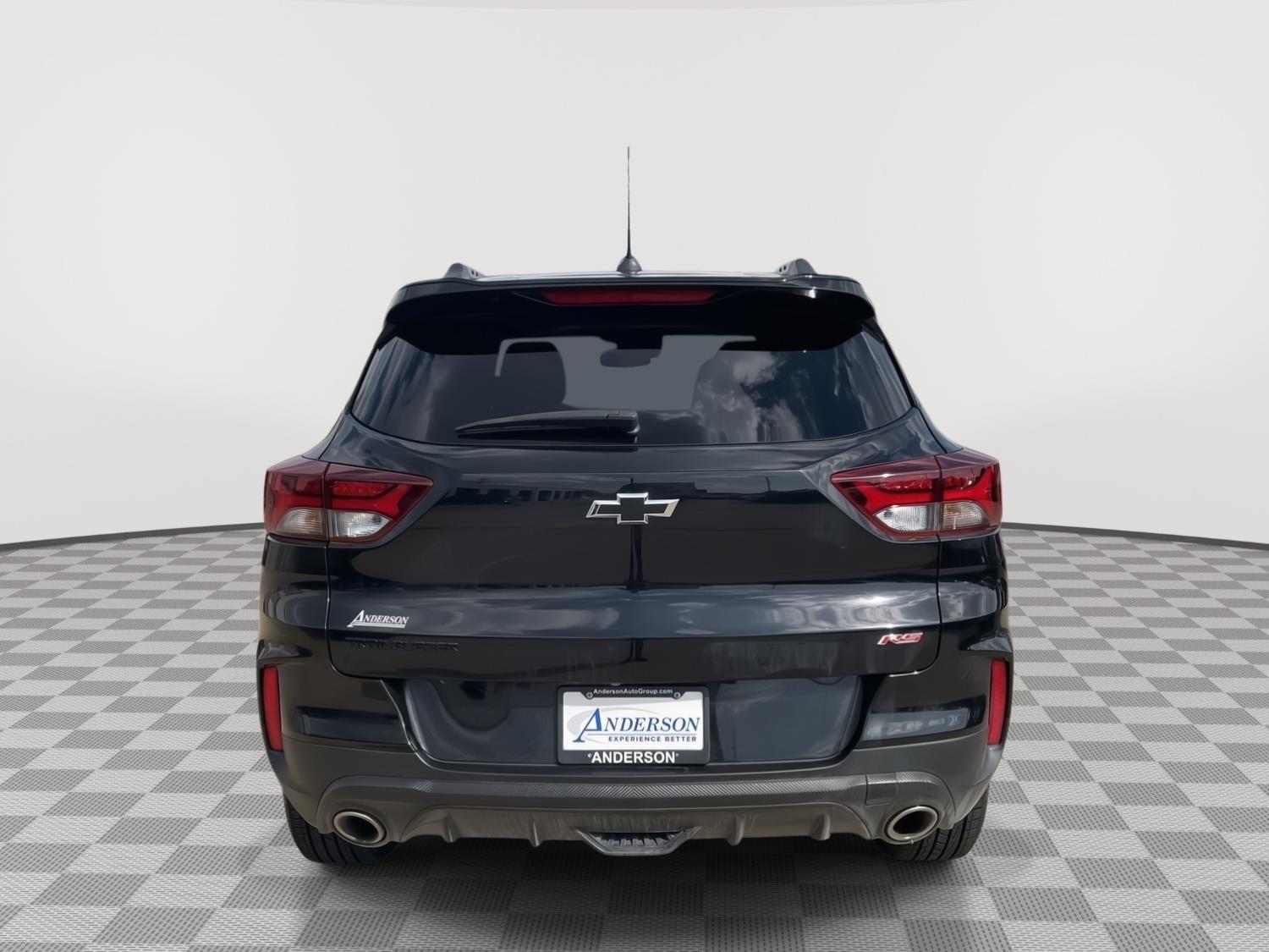 Vehicle photo 5