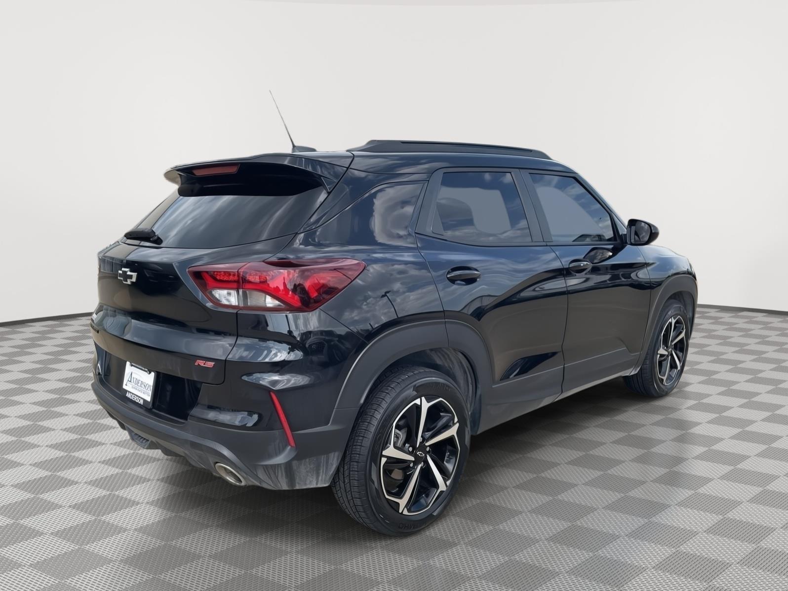 Vehicle photo 6