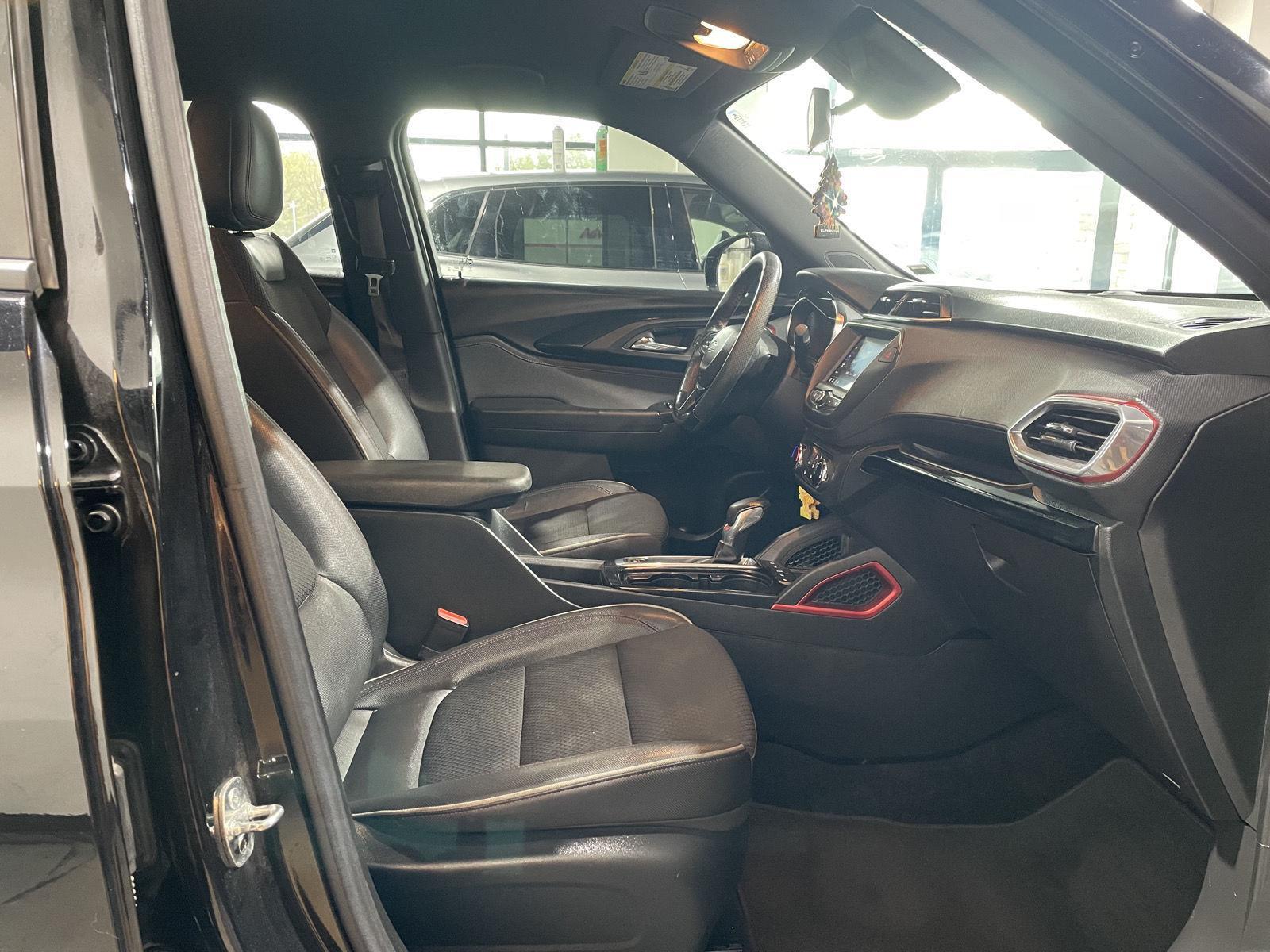 Vehicle photo 20