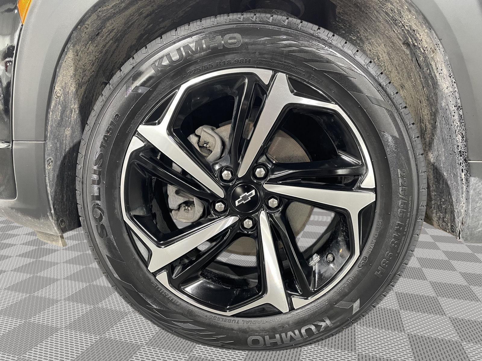 Vehicle photo 22