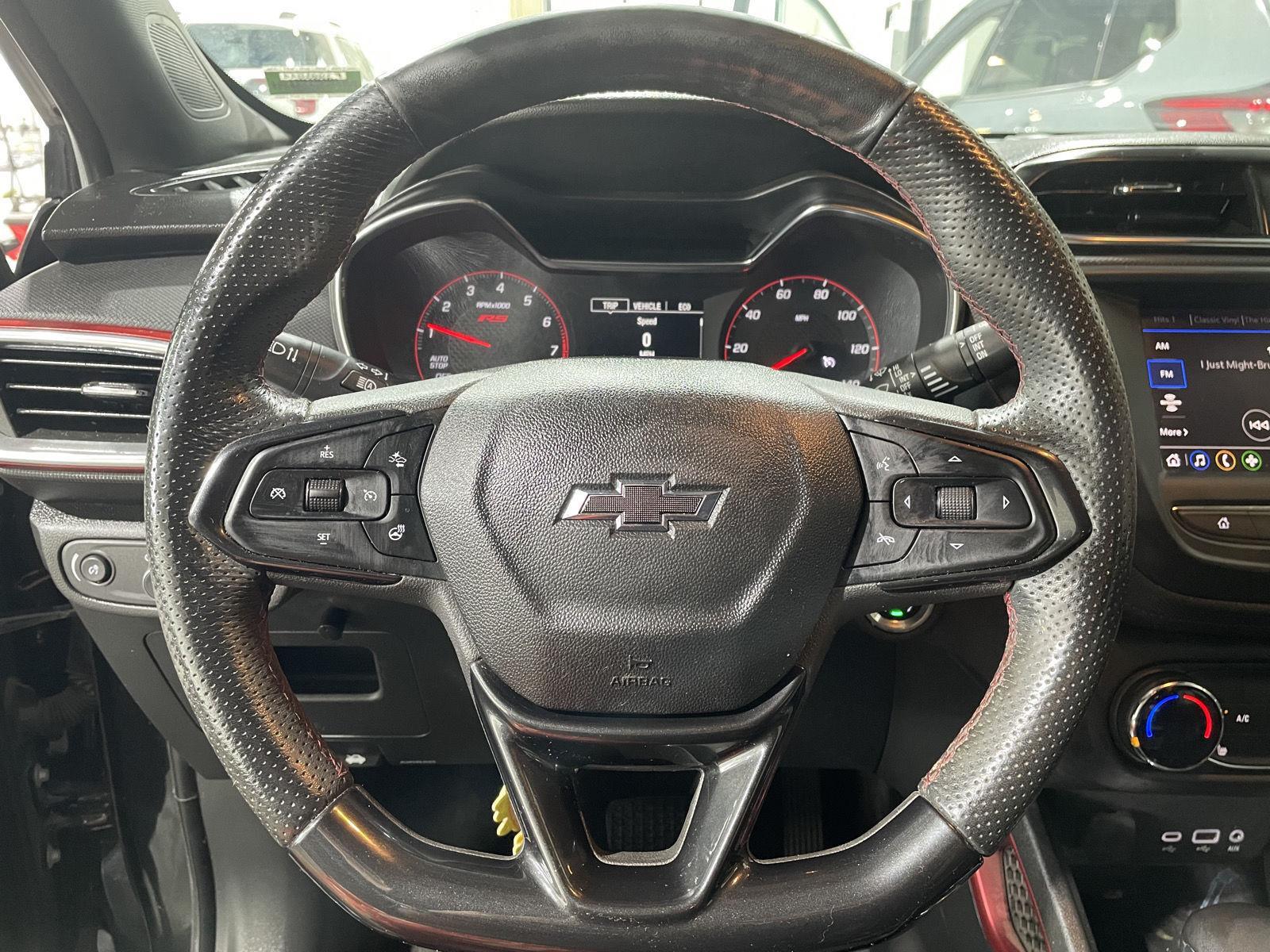 Vehicle photo 24