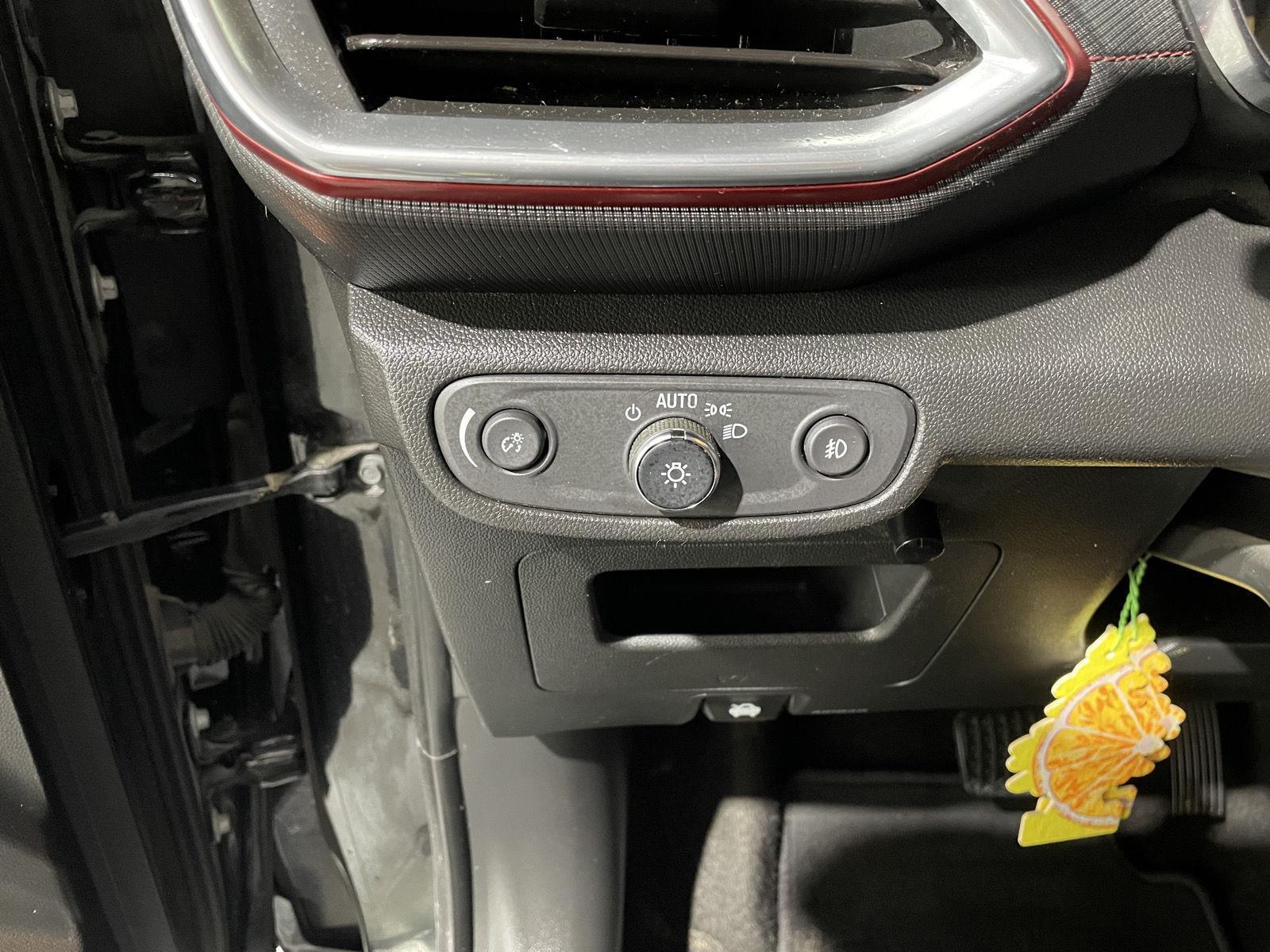Vehicle photo 28