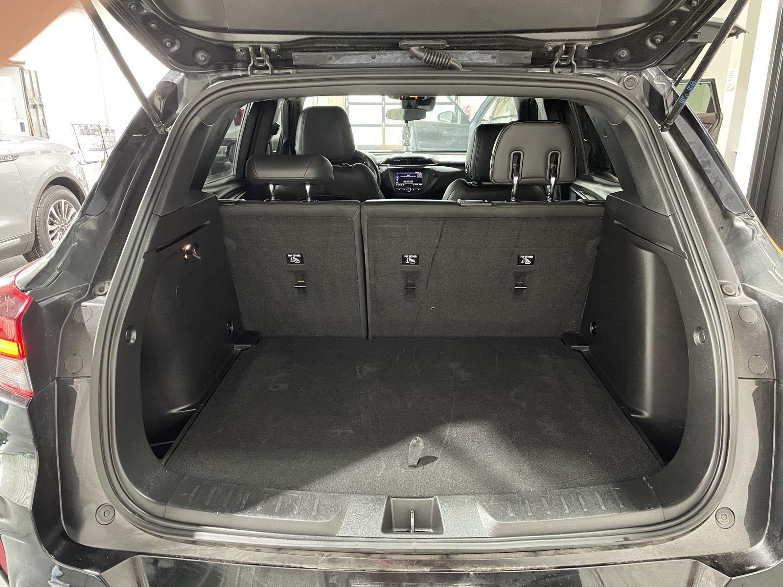 Vehicle photo 34