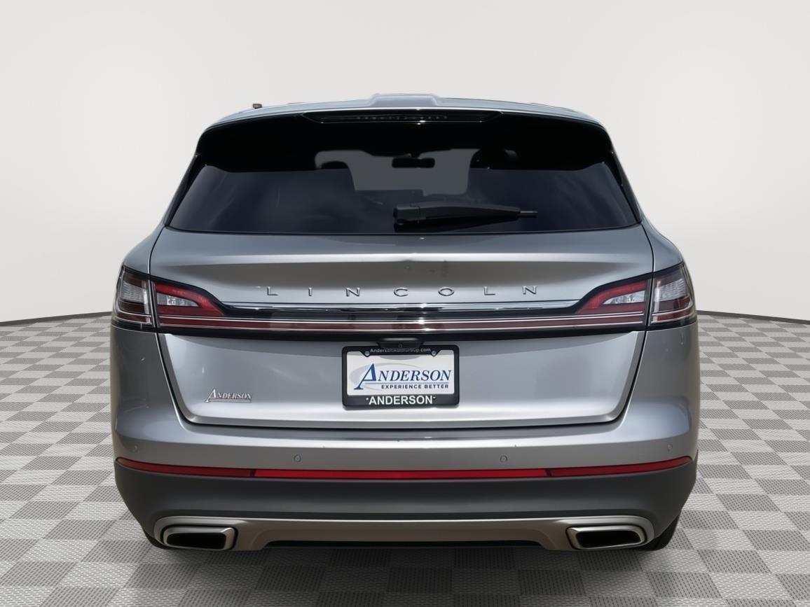 Vehicle photo 8