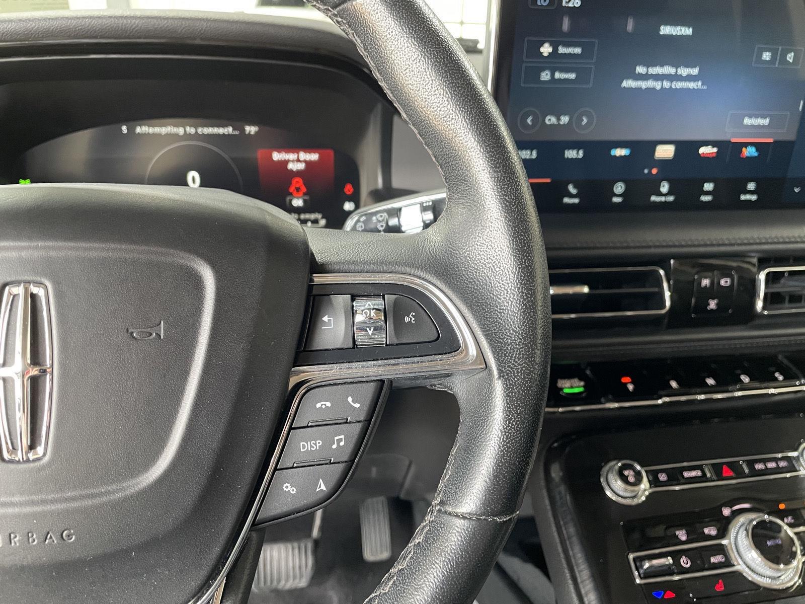 Vehicle photo 15