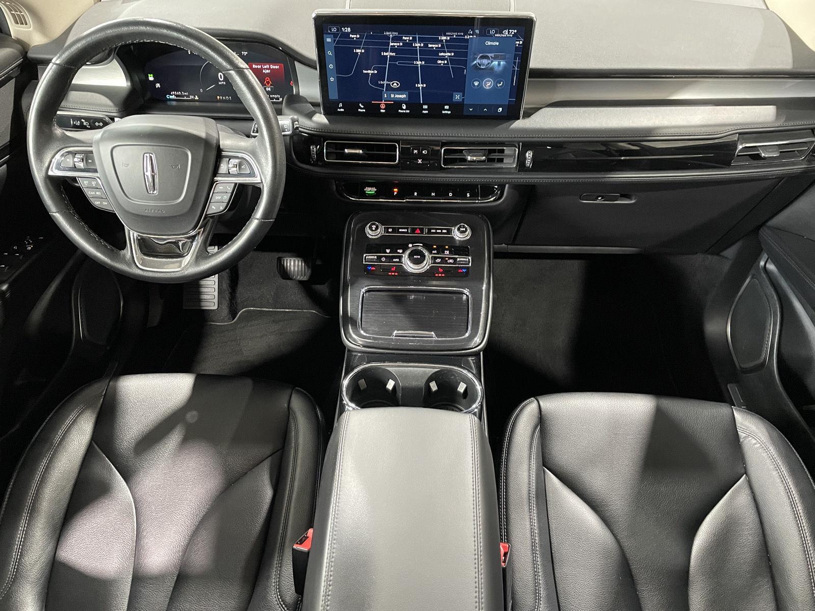 Vehicle photo 16