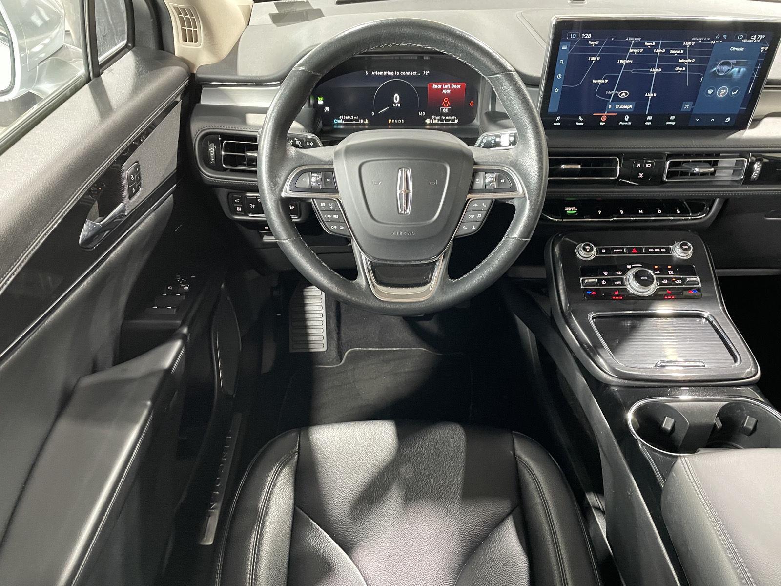 Vehicle photo 17