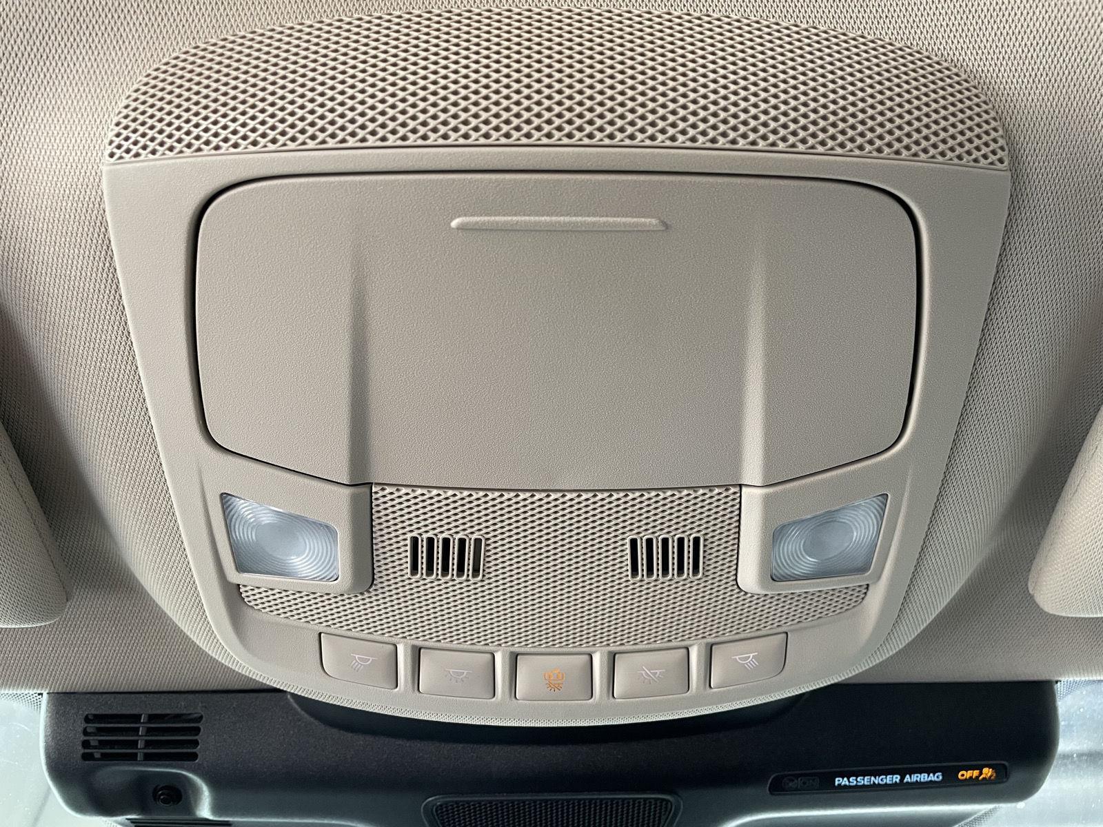 Vehicle photo 31