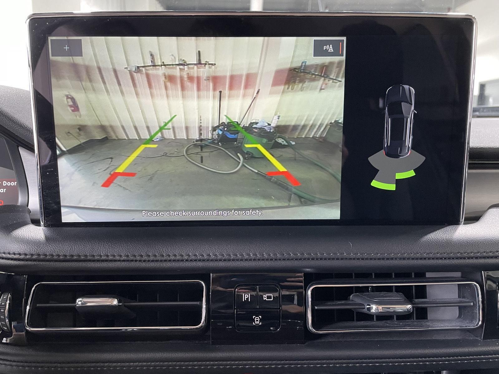 Vehicle photo 33