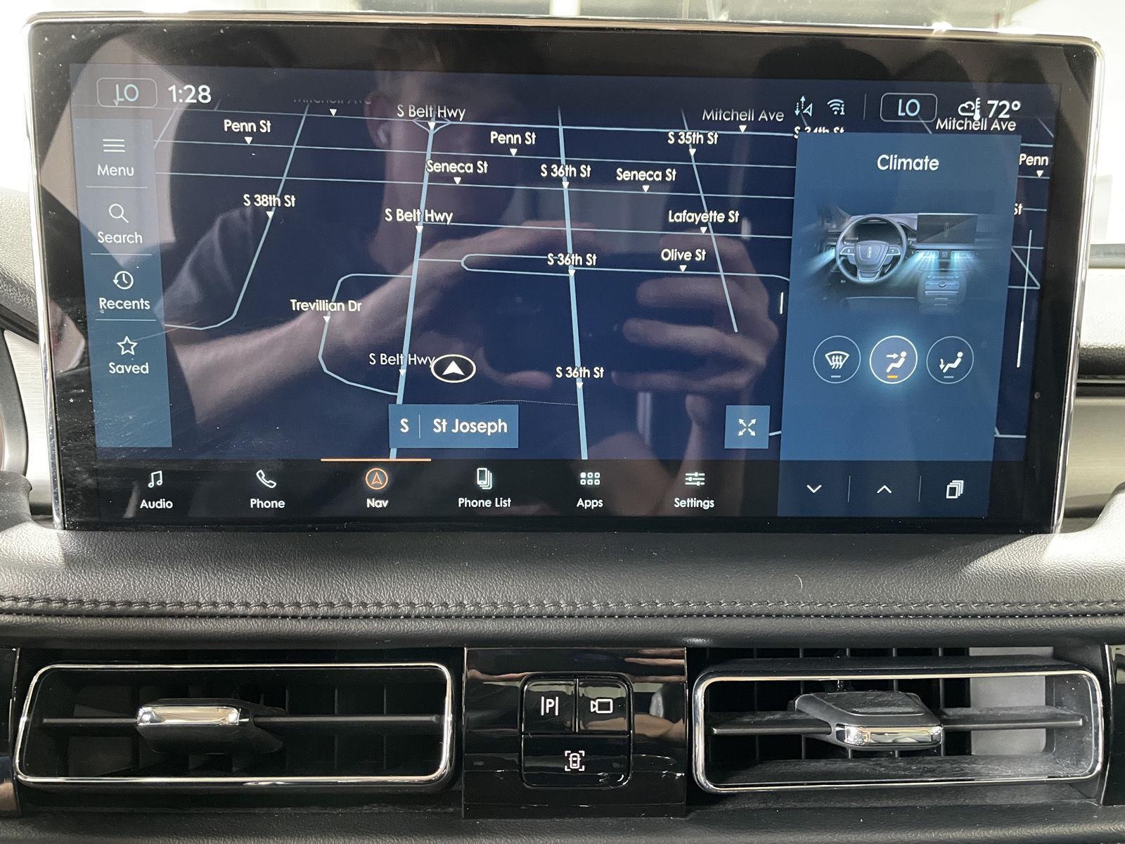 Vehicle photo 34