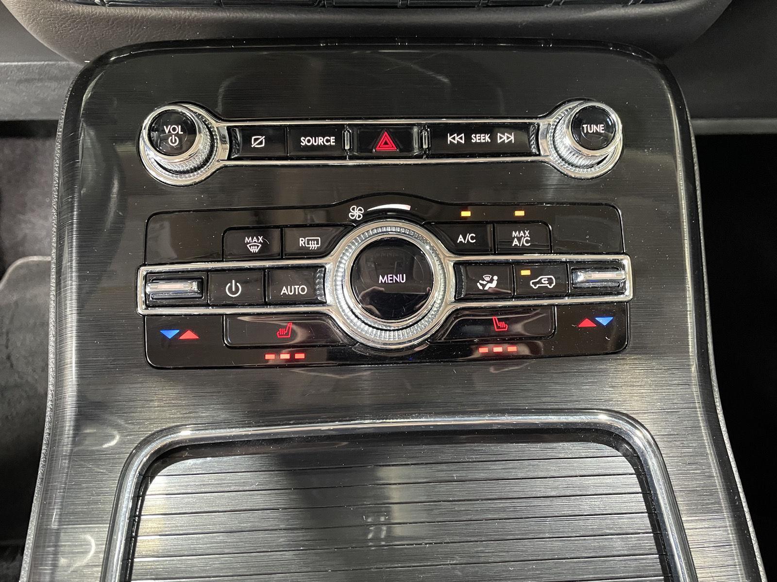 Vehicle photo 35