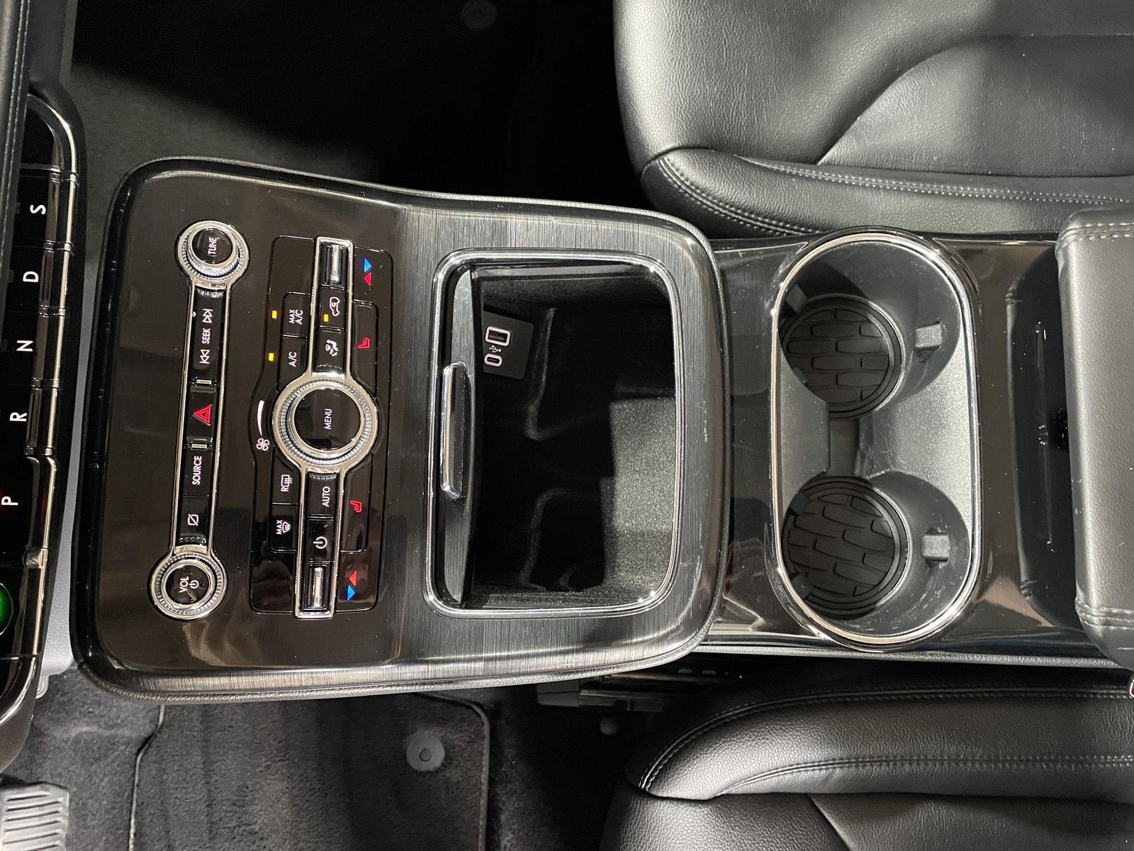 Vehicle photo 36