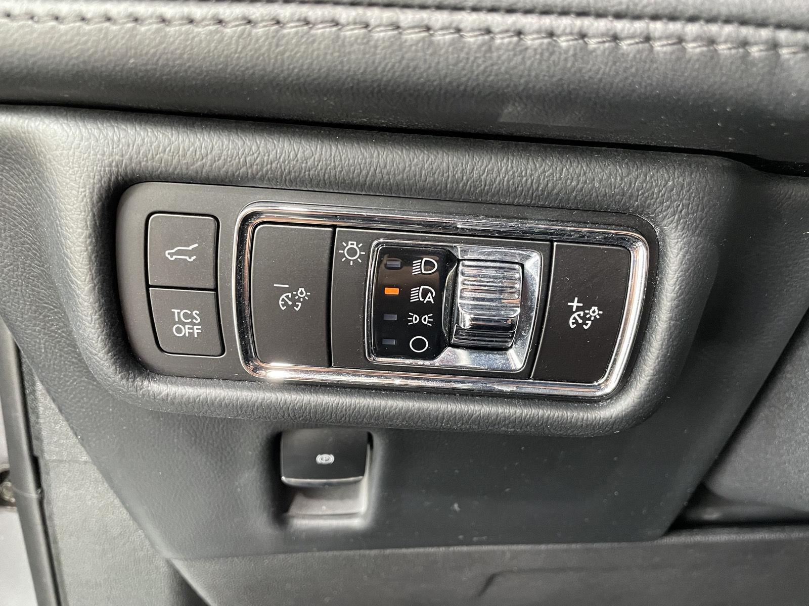 Vehicle photo 40